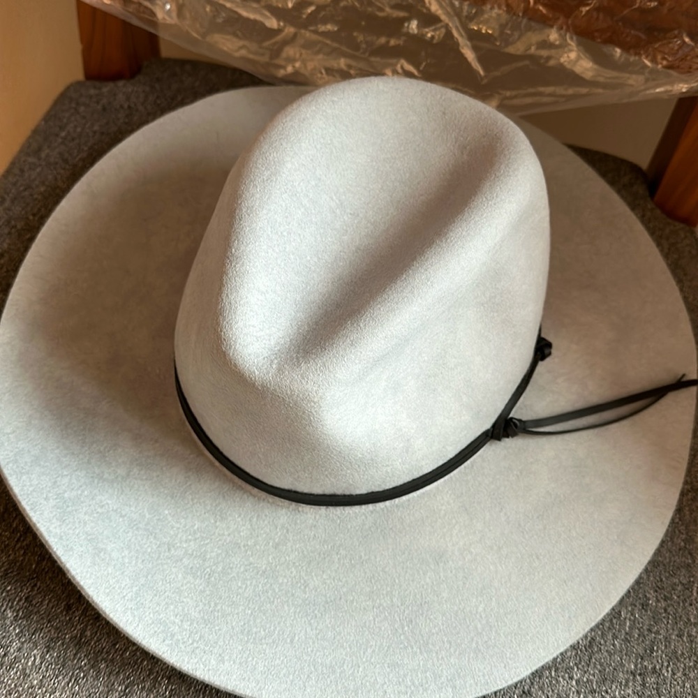 Ale by Alessandra NWT dove grey nirvana wool felt hat